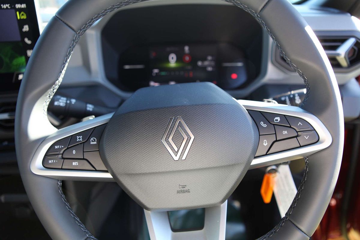 2025 Renault Duster Techno X1311