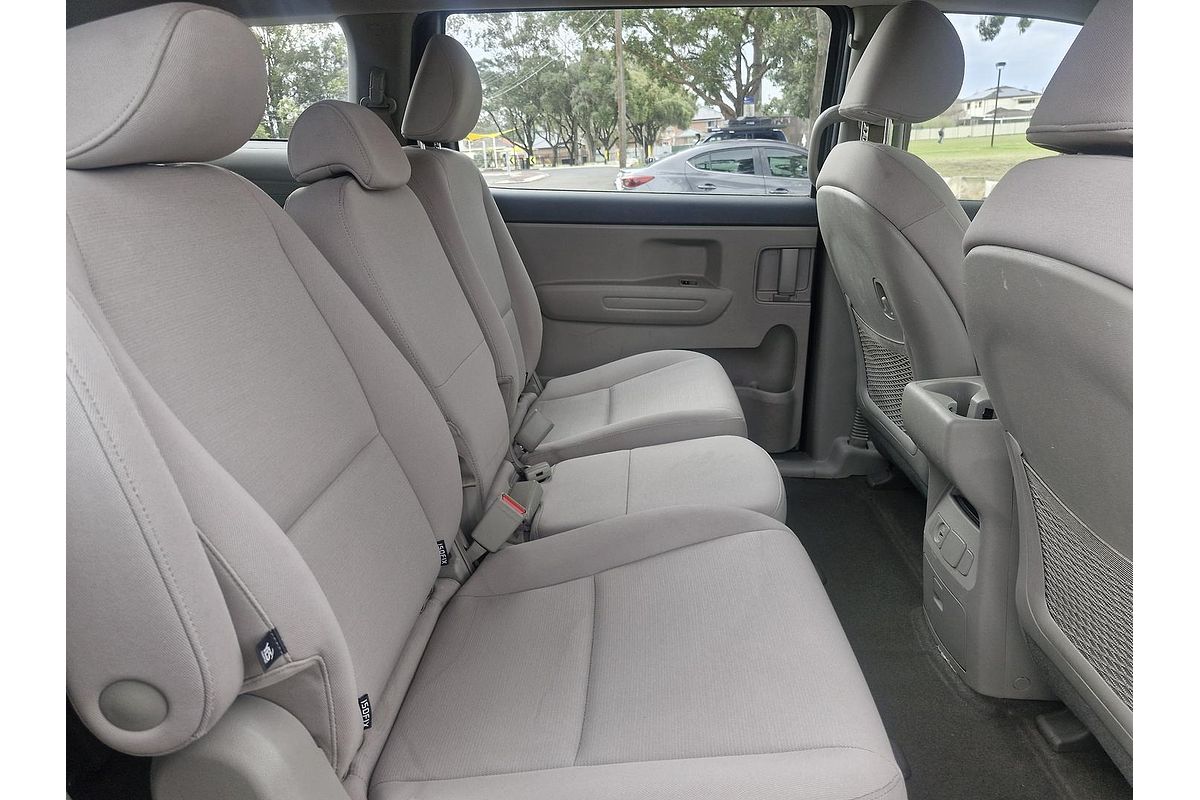 2015 Kia Carnival S YP