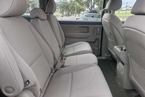 2015 Kia Carnival S YP