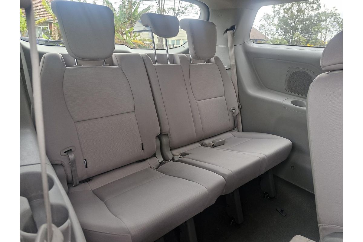 2015 Kia Carnival S YP