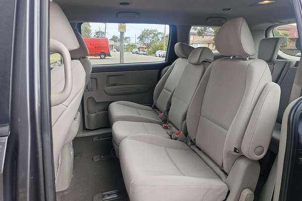 2015 Kia Carnival S YP