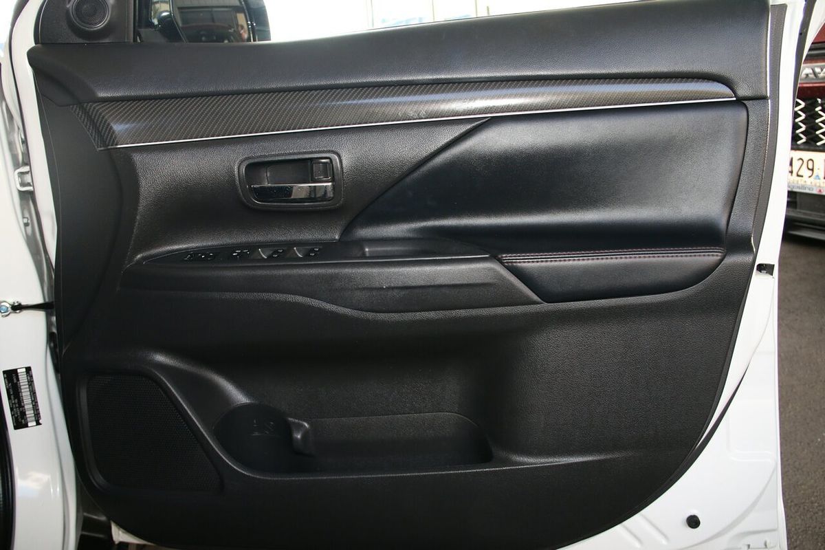 2020 Mitsubishi Outlander Black Edition ZL