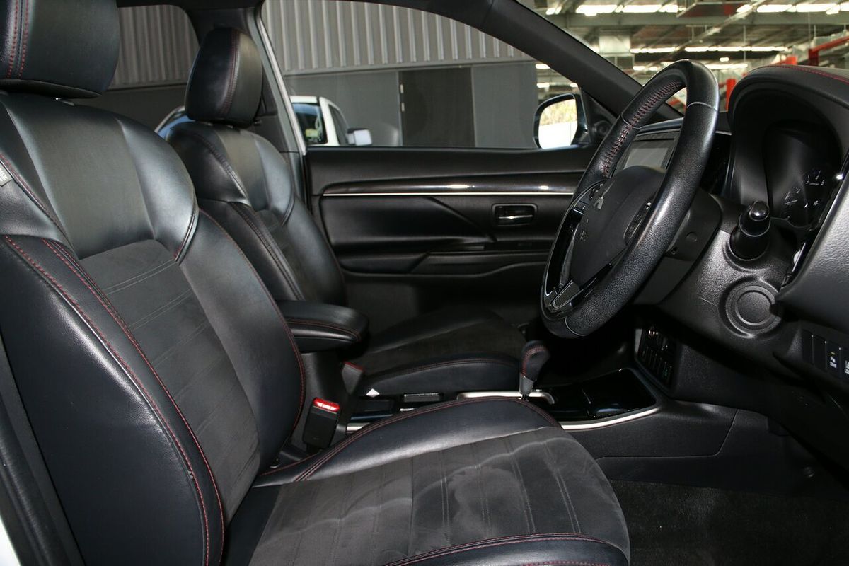 2020 Mitsubishi Outlander Black Edition ZL