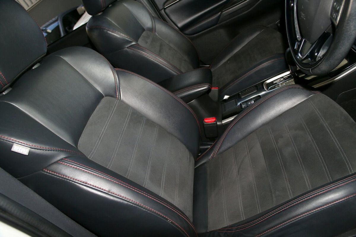2020 Mitsubishi Outlander Black Edition ZL