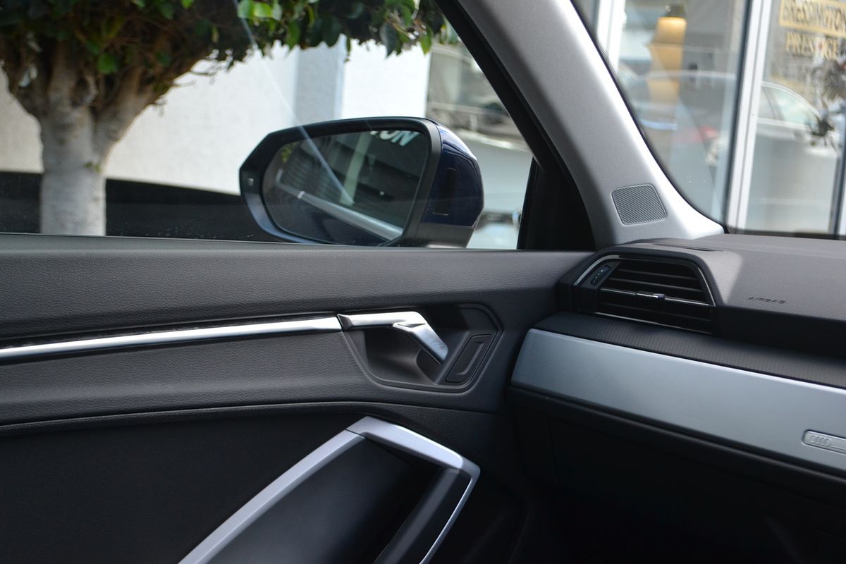 2023 Audi Q3 35 TFSI S line F3