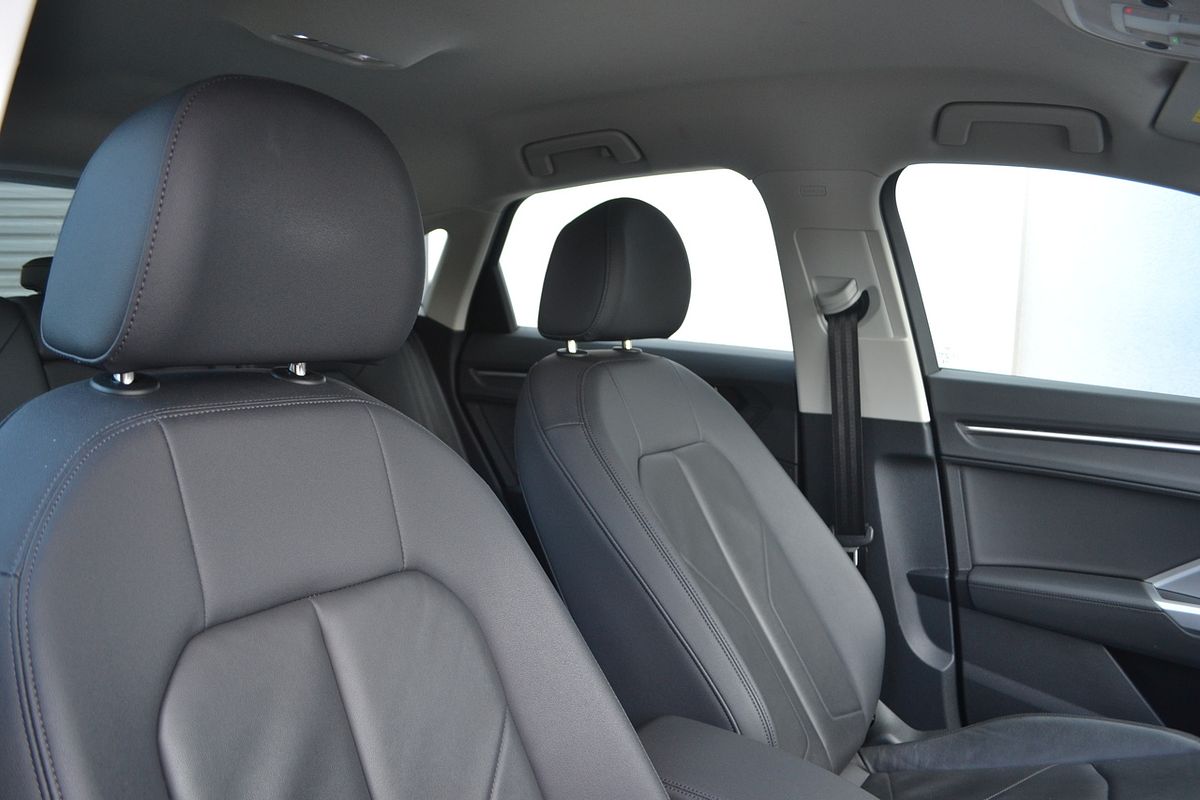 2023 Audi Q3 35 TFSI S line F3