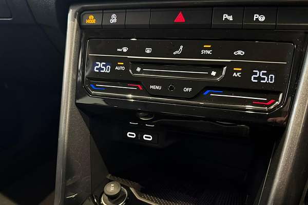 2025 Volkswagen T-Roc 110TSI Style D11