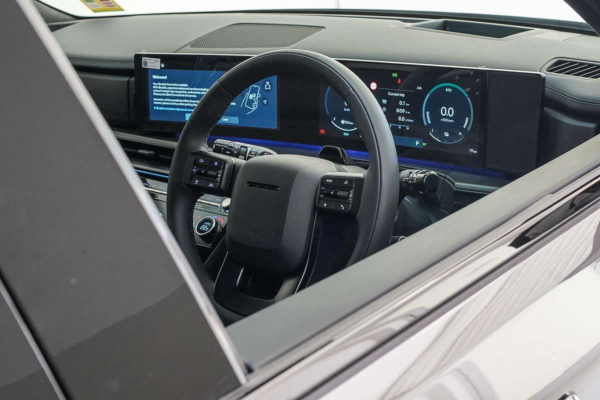 2025 Hyundai Santa Fe Hybrid Calligraphy MX5.V1