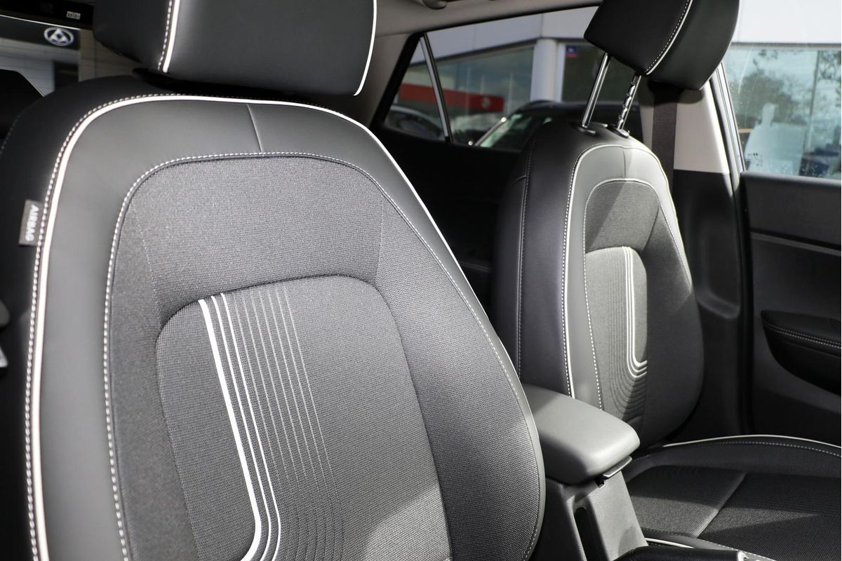 2025 Hyundai Venue Elite QX.V5