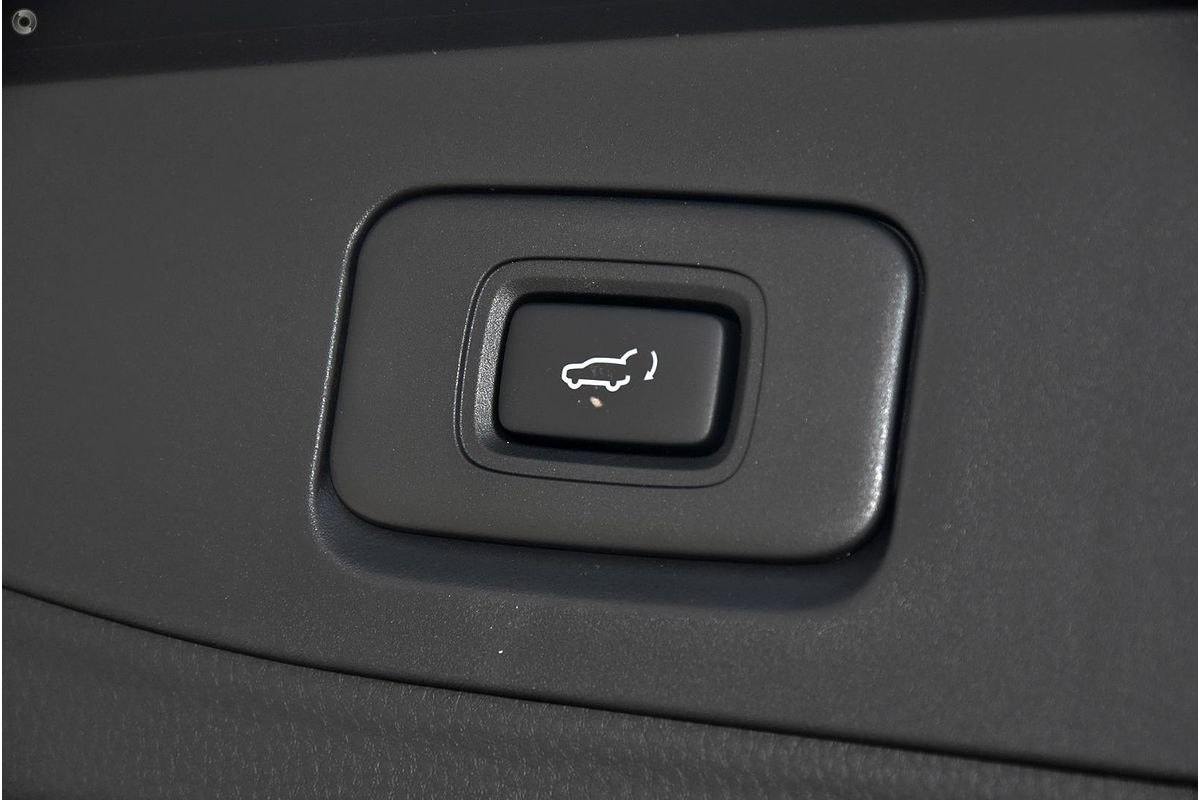 2022 Isuzu MU-X LS-U
