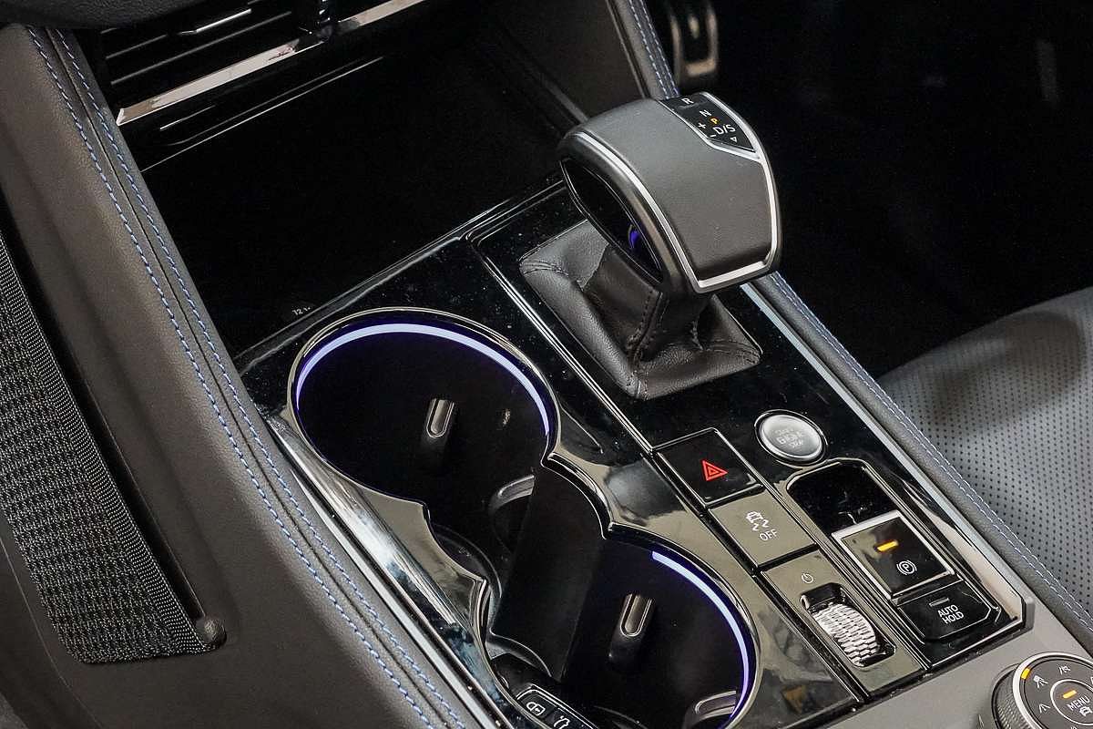 2024 Volkswagen Touareg R RC