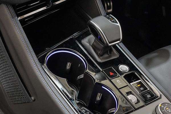 2024 Volkswagen Touareg R RC