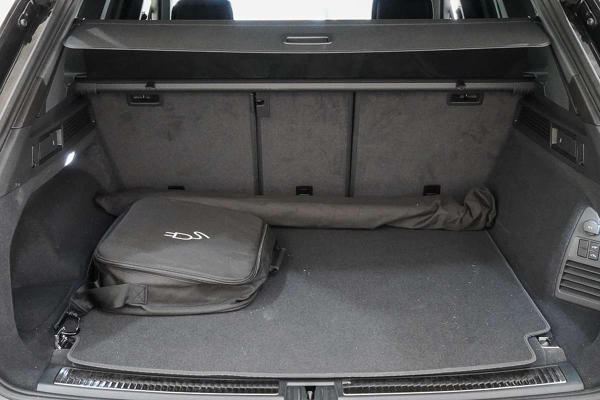2024 Volkswagen Touareg R RC