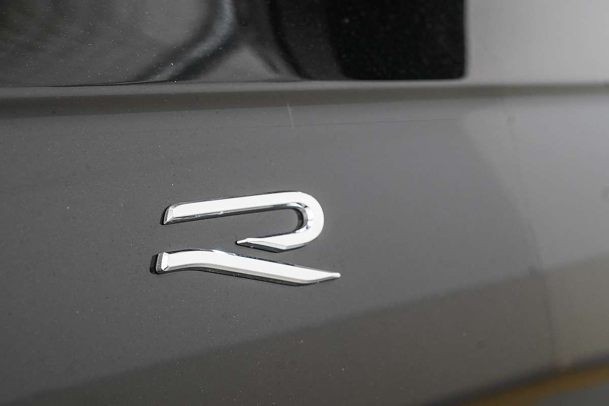 2024 Volkswagen Touareg R RC