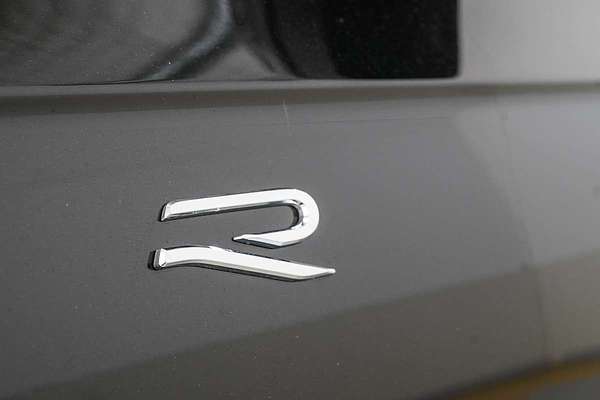 2024 Volkswagen Touareg R RC