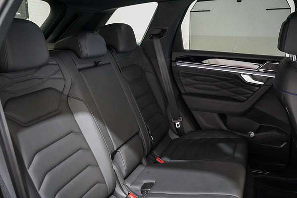 2024 Volkswagen Touareg R RC