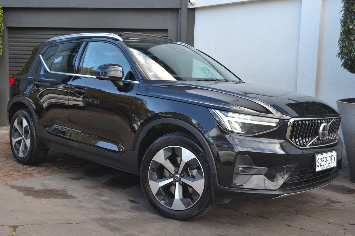 2023 Volvo XC40 Ultimate B4 Bright
