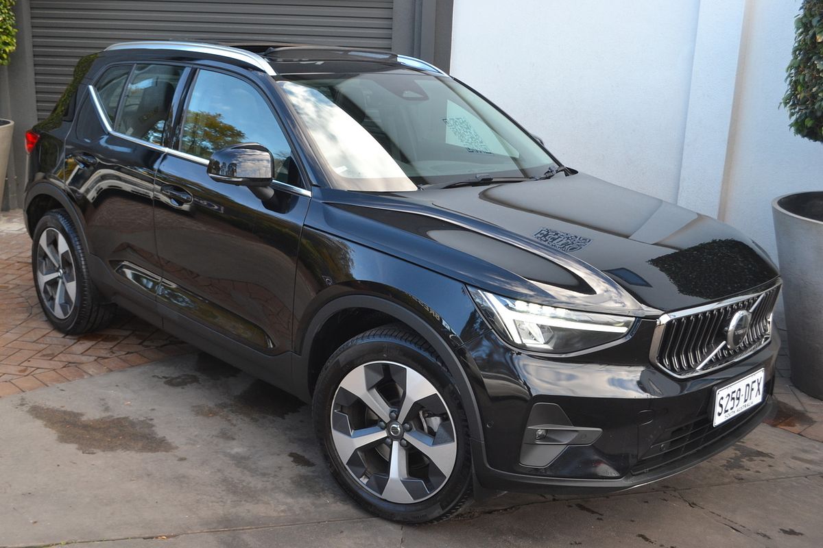 2023 Volvo XC40 Ultimate B4 Bright