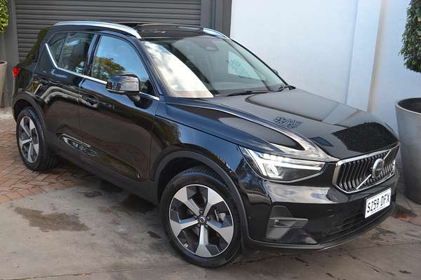 2023 Volvo XC40 Ultimate B4 Bright
