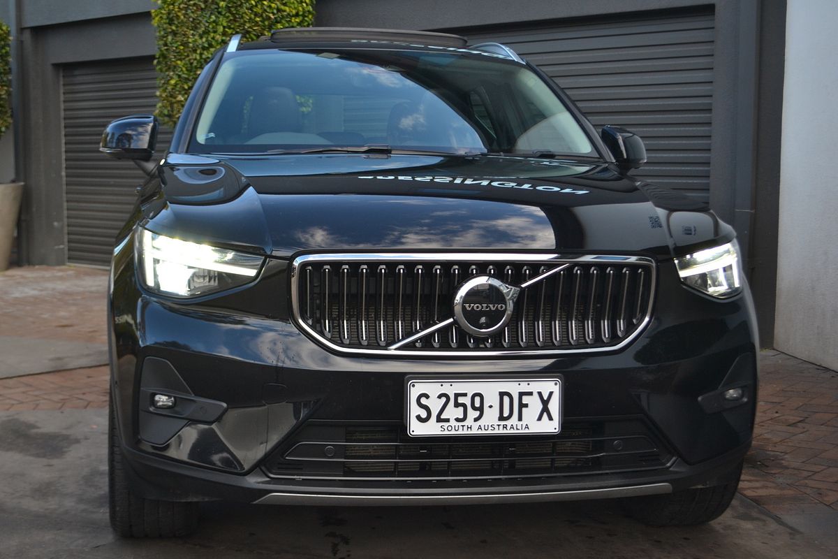 2023 Volvo XC40 Ultimate B4 Bright