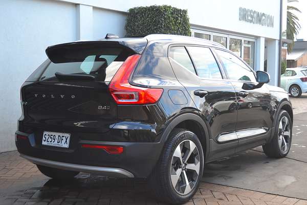 2023 Volvo XC40 Ultimate B4 Bright