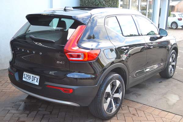 2023 Volvo XC40 Ultimate B4 Bright