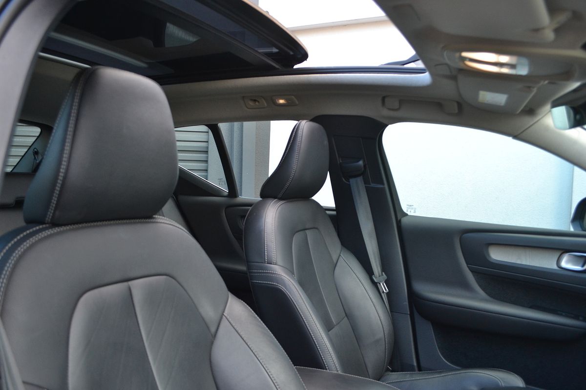 2023 Volvo XC40 Ultimate B4 Bright