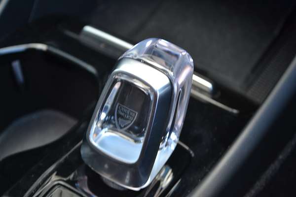2023 Volvo XC40 Ultimate B4 Bright
