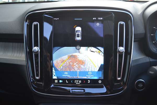 2023 Volvo XC40 Ultimate B4 Bright