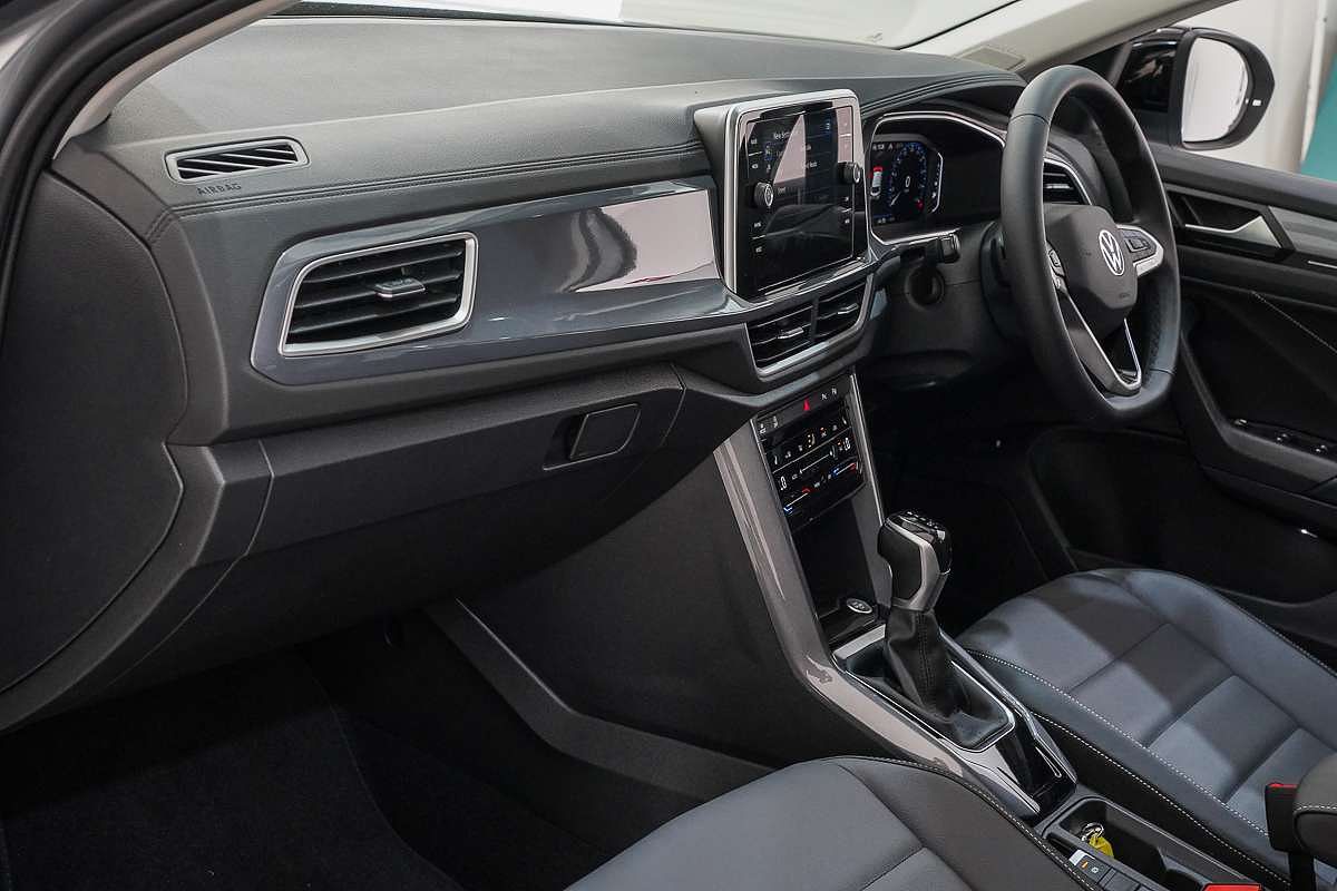 2025 Volkswagen T-Roc 110TSI Style D11