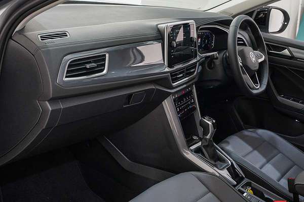 2025 Volkswagen T-Roc 110TSI Style D11