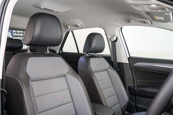 2025 Volkswagen T-Roc 110TSI Style D11