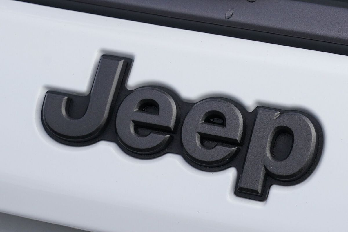 2023 Jeep Compass S-Limited M6