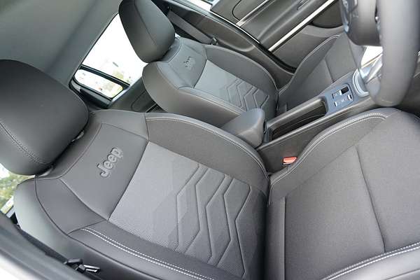 2024 Jeep Avenger Limited JJ
