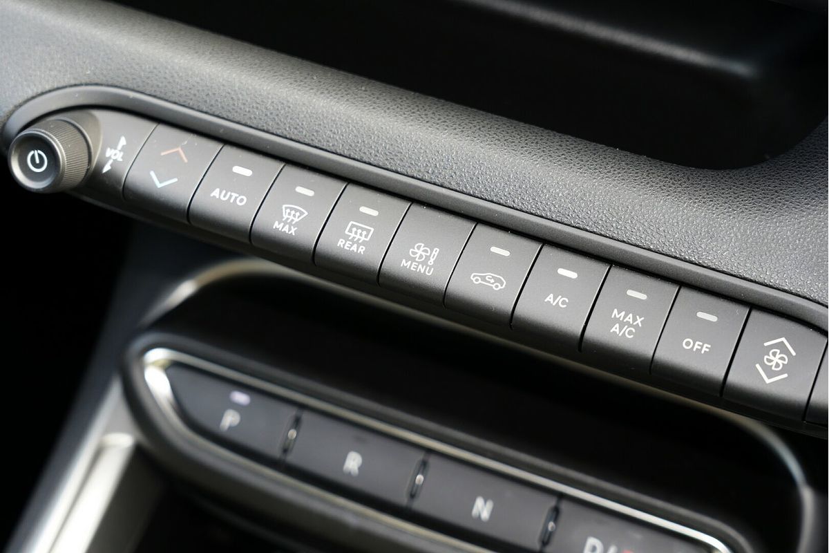 2024 Jeep Avenger Limited JJ