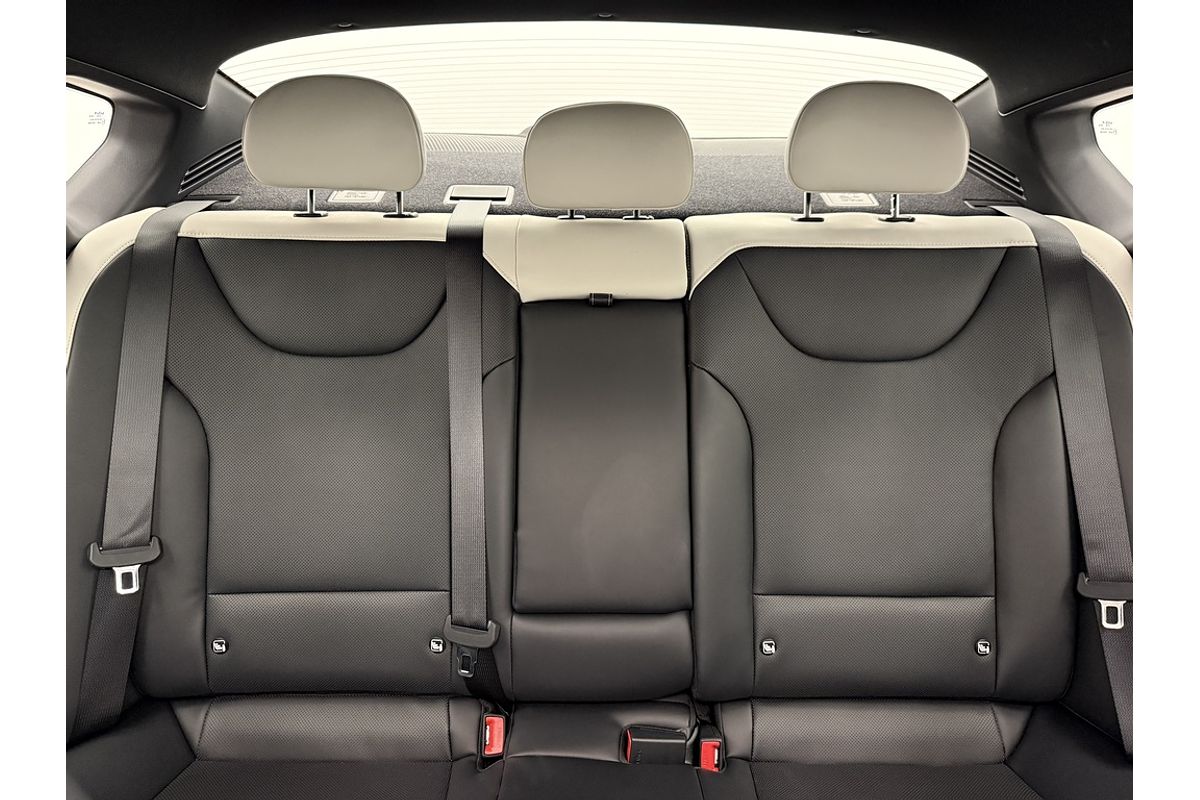 2025 Kia K4 GT-Line CL4m