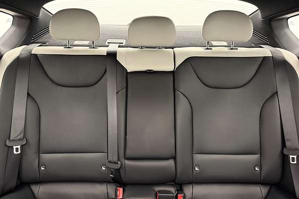 2025 Kia K4 GT-Line CL4m