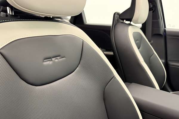 2025 Kia K4 GT-Line CL4m