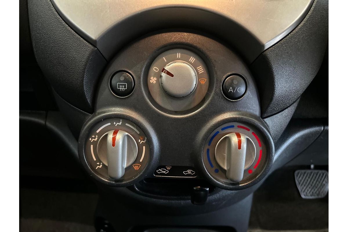 2015 Nissan Micra ST K13