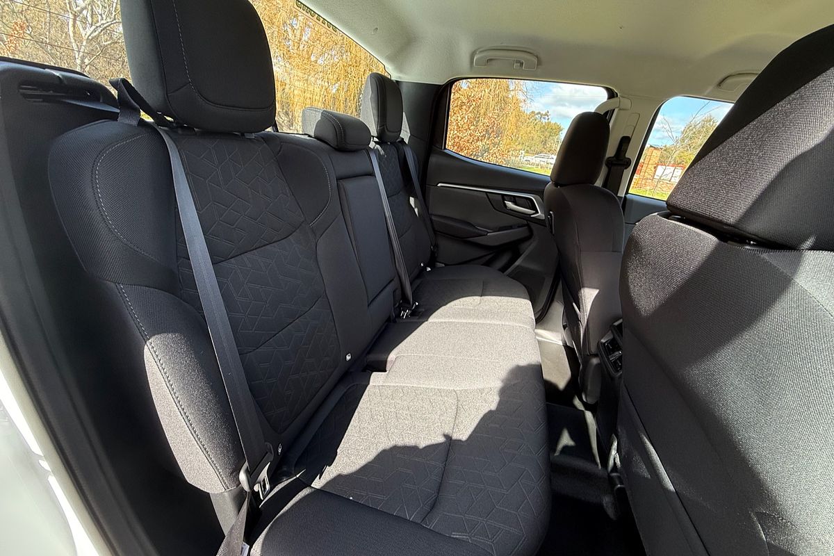 2025 Isuzu D-MAX LS-M 4X4