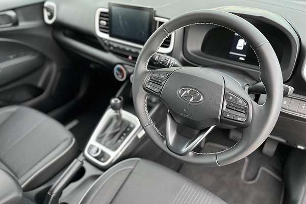 2025 Hyundai Venue Active QX.V5