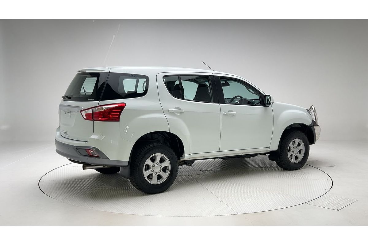 2020 Isuzu MU-X LS-M