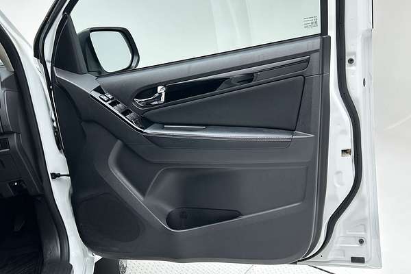 2020 Isuzu MU-X LS-M