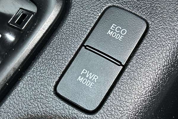 2018 Toyota Hilux Workmate TGN121R Rear Wheel Drive