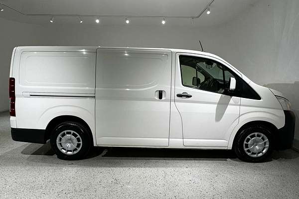 2022 Toyota Hiace  GDH300R LWB