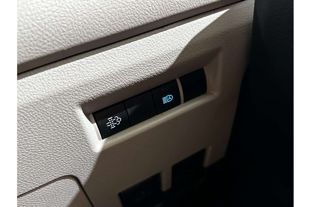 2022 Toyota Hiace  GDH300R LWB
