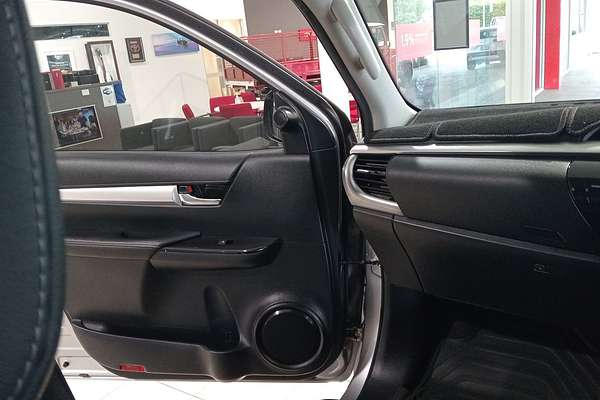 2020 Toyota Hilux SR5 GUN126R 4X4