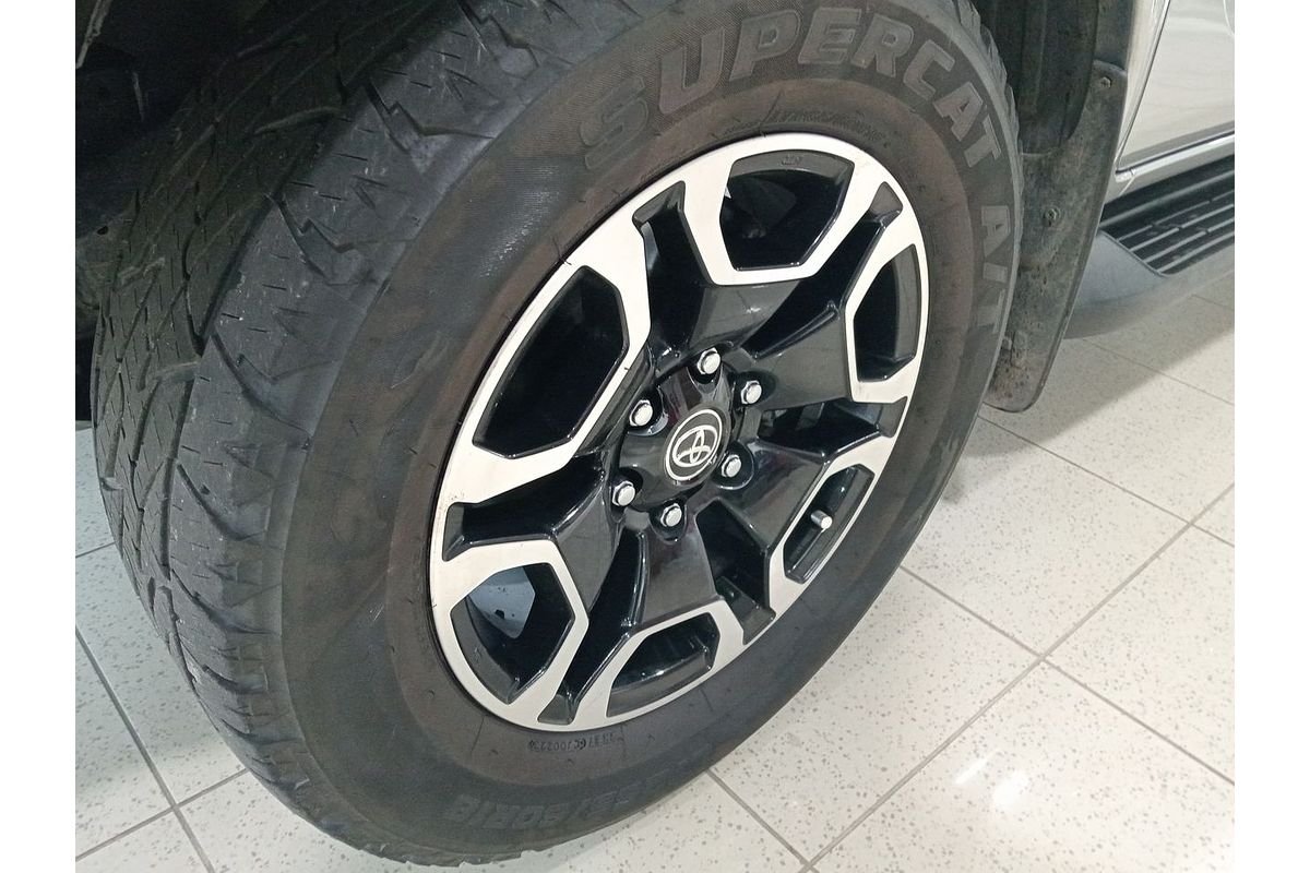 2020 Toyota Hilux SR5 GUN126R 4X4