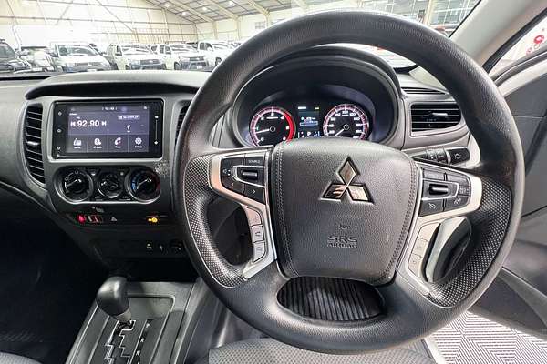 2022 Mitsubishi Triton GLX MR 4X4