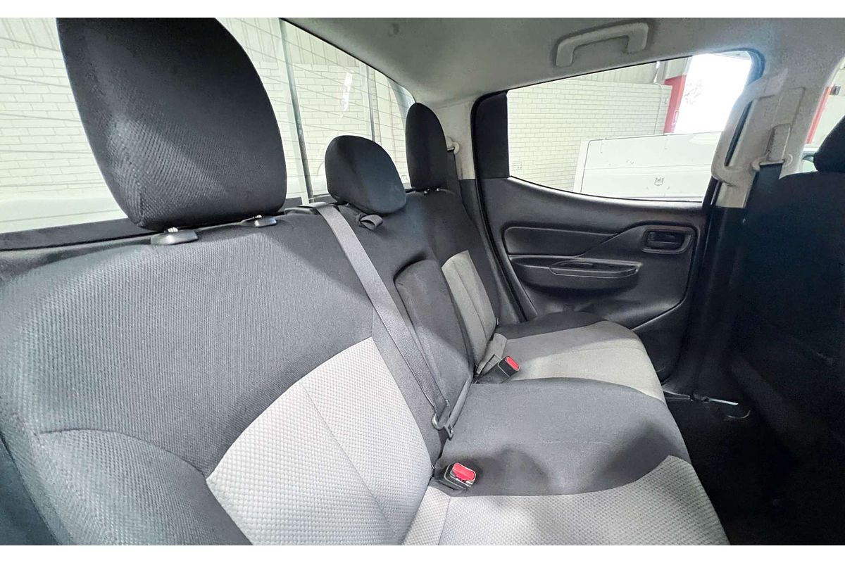 2022 Mitsubishi Triton GLX MR 4X4